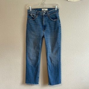 ABERCROMBIE & FITCH {The Ankle Stright Ultra High Rise} Size 27 Curve Love